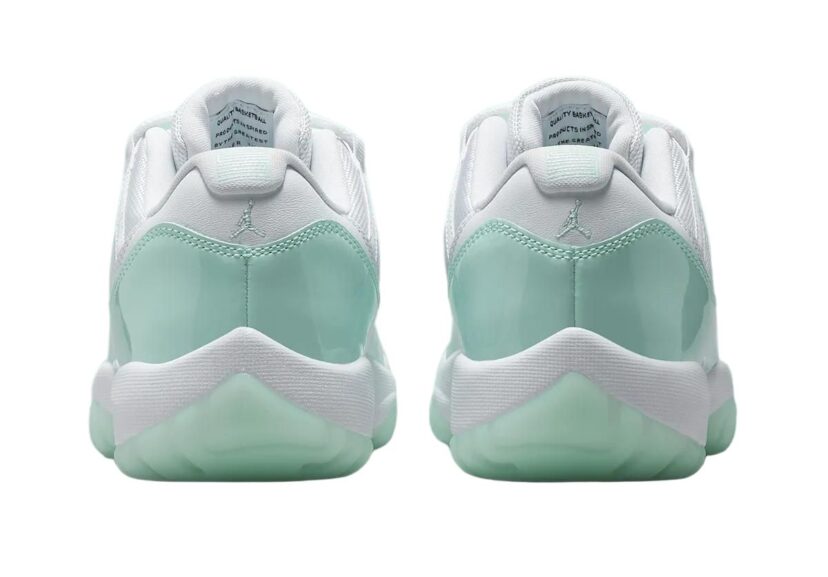 Air Jordan 11 Low Igloo