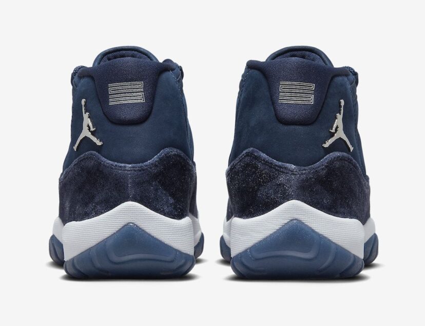 Air Jordan 11 WMNS “Midnight Navy”