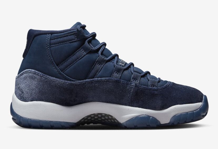 Air Jordan 11 WMNS “Midnight Navy”