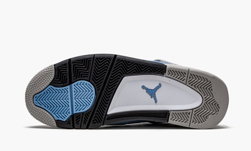 Air Jordans 4 Retro “University Blue”