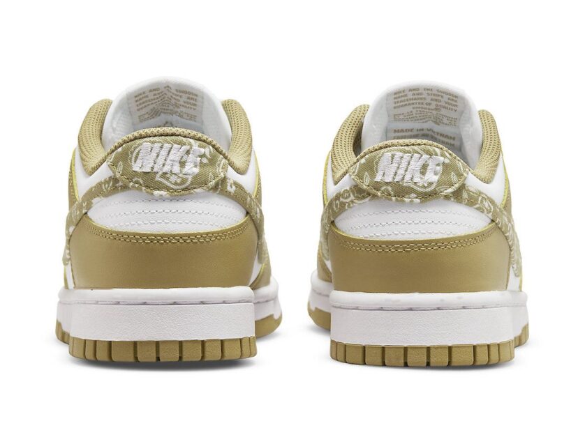 Dunk Low Essential Paisley Pack Barley