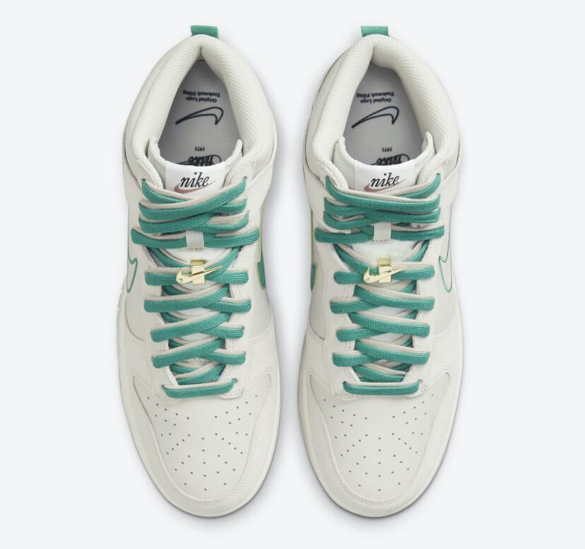 Dunk High First Use Sail Light Bone