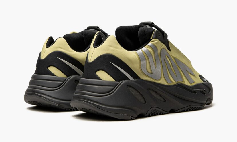 Yeezy 700 MNVN ‘Resin’