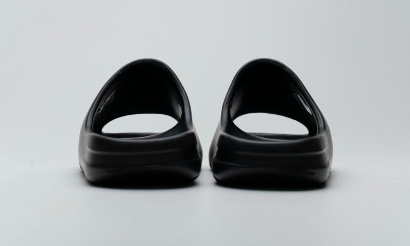 Yeezy Slide ‘Black’ FX0495
