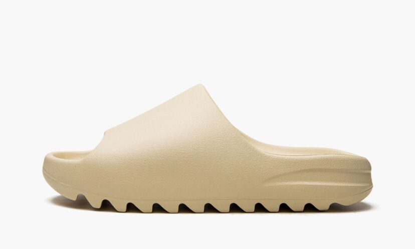 Yeezy Slide ‘Bone (2022 Restock)’