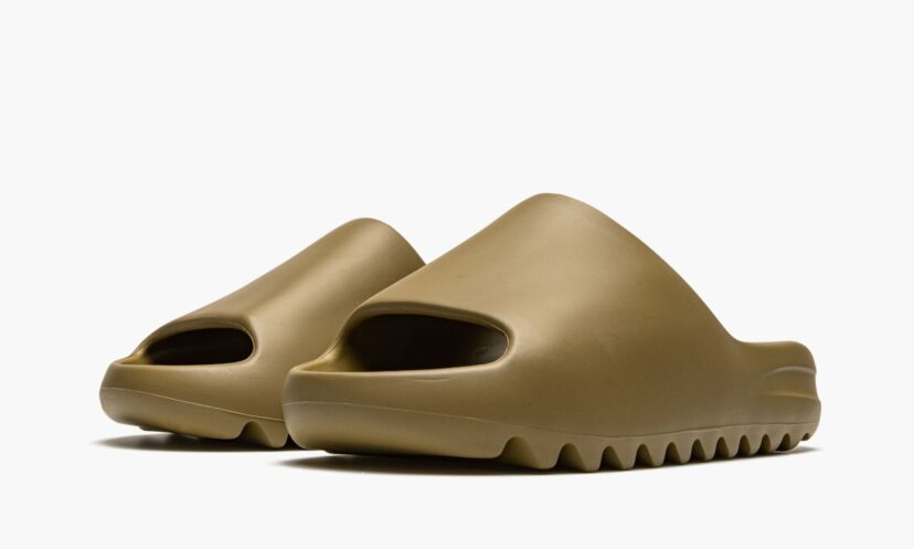Yeezy Slide ‘Core’