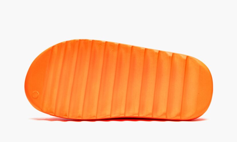 Yeezy Slide ‘Enflame Orange’