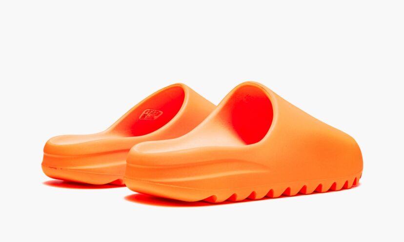 Yeezy Slide ‘Enflame Orange’