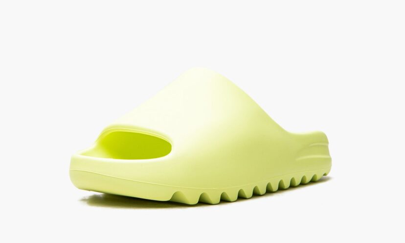 Yeezy Slide ‘Glow’