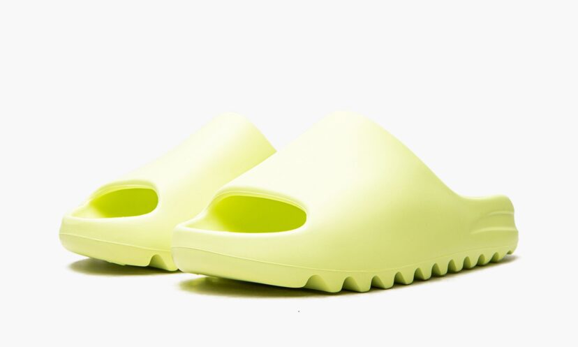 Yeezy Slide ‘Glow’
